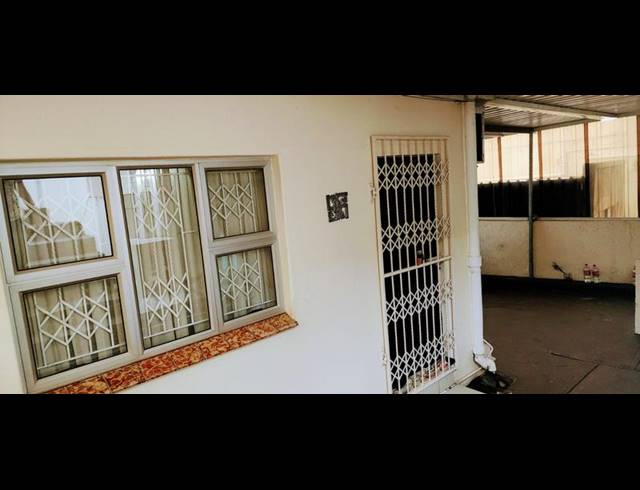 3 BEDROOM HOUSE FOR SALE IN MONTFORD